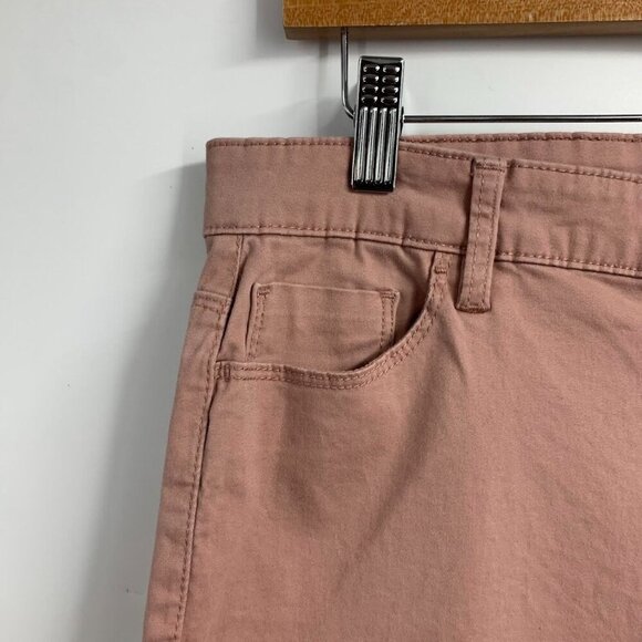 Buffalo David Bitton Women's Mid RIse Super Soft 14 Inseam Bermuda Size‎ 12 NWT - Picture 3 of 15